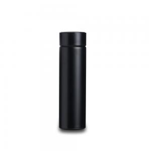Garrafa Térmica 400ml com Display LED 14794 Descrição: Garrafa térmica de parede dupla em inox, capacidade de 400ml. Tampa com display touch screen de temperatura em led, acompanha infusor de bebidas. Altura 22,8 x Largura 6,5  - Circunferência : 20,5 cm Diversas cores  Estampado , gravado 